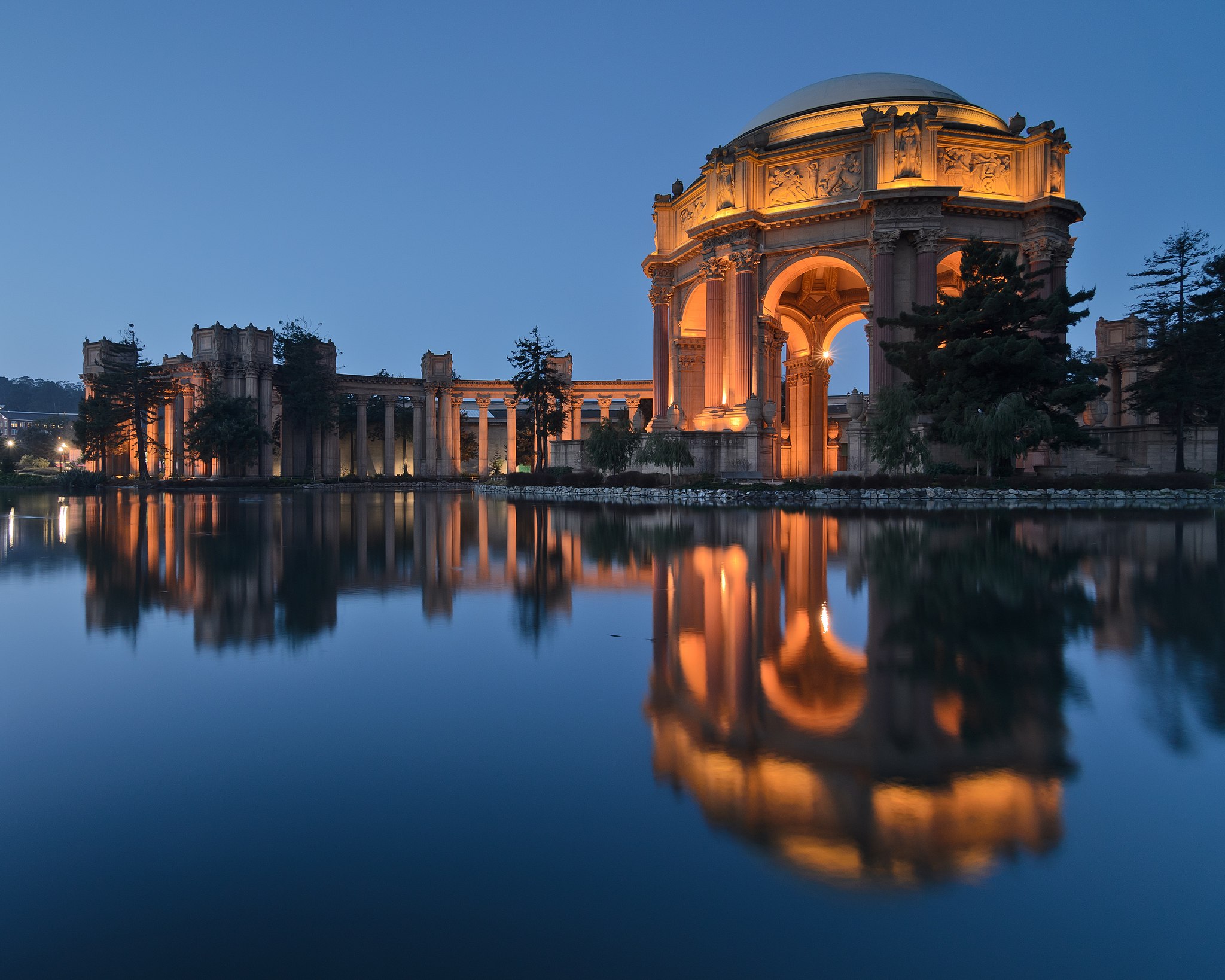 Palace_of_Fine_Arts_San_Francisco_January_2014_001_2048.jpg